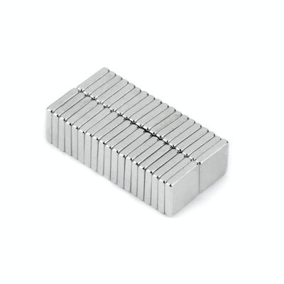 Super fort NdFeB permanent N52 Blocs magnétiques aimanté néodyme Taille personnalisée