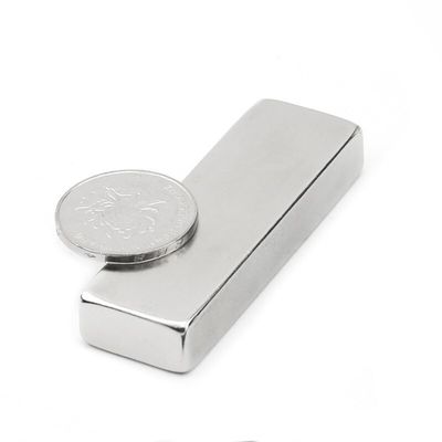 Magnéte N52 60x20x10mm rectangulaire sur mesure, revêtu de zinc et de qualité NdFeB