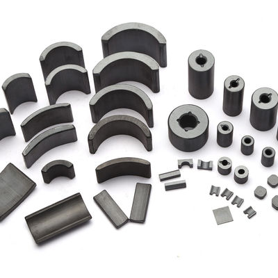 Magnés industriels Y35 Barre magnétique en ferrite céramique arc de disque à bloc d'anneau sans revêtement