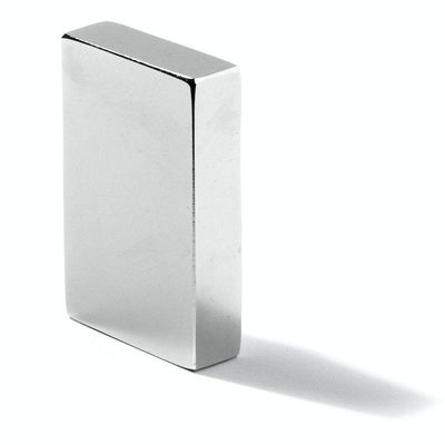 50x20x10mm N52 NdFeB Bloc aimant au néodyme super puissant pour les applications industrielles