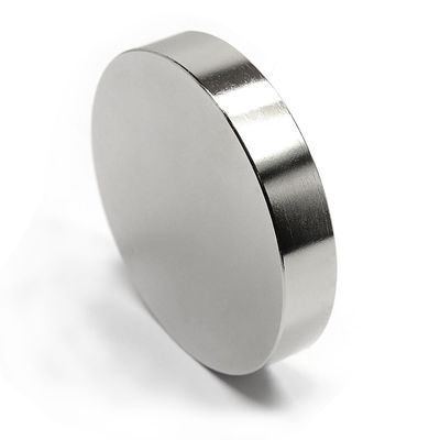 Magnet des terres rares composite magnétique au néodyme personnalisé permanent fort N52 bloc rond