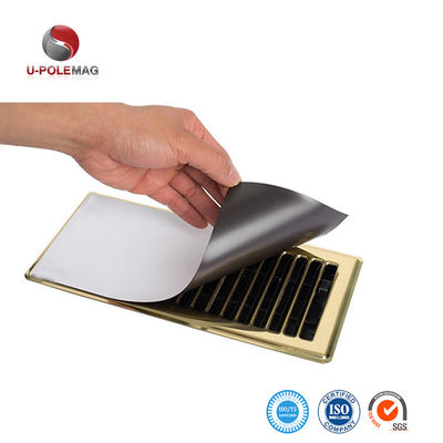 Couvercle de ventilation magnétique épais personnalisé avec surface en PVC blanc et aimant en caoutchouc composite