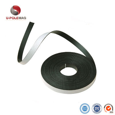 Magnet industriel adhésif en caoutchouc flexible rouleaux de tôle magnétique composite fiabilité