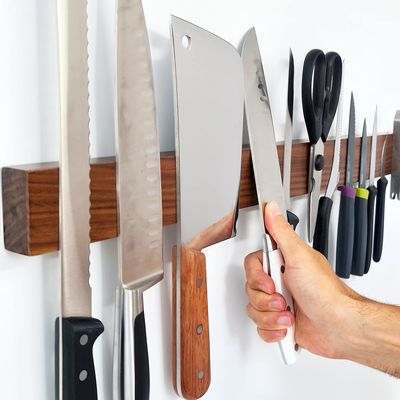 Depuis 2000, nous produisons des bandes de couteaux magnétiques en bois pour la cuisine.