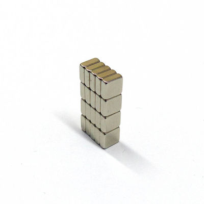 Composite magnétique au néodyme Petit bloc 20x20x10 mm pour des solutions magnétiques durables