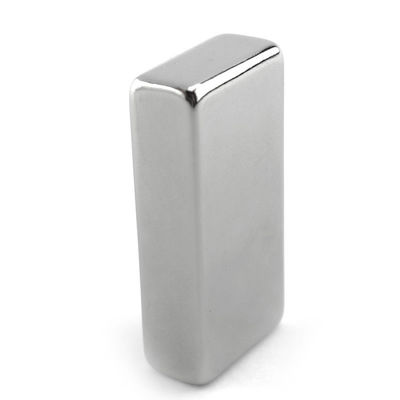 Neodymium N52 Block Magnet 50 mm x 30 mm x 10 mm avec service de traitement du moulage