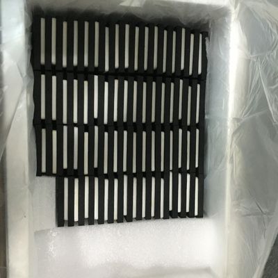 Marché mondial des étiquettes/emblèmes/détenteurs de noms magnétiques en acier inoxydable avec accessoires magnétiques