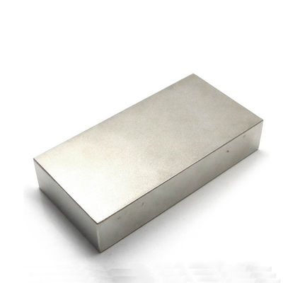 N45 aimant au néodyme F50x50x10mm Environ 190g pour les applications industrielles et lourdes