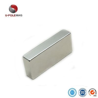 N45 aimant au néodyme F50x50x10mm Environ 190g pour les applications industrielles et lourdes