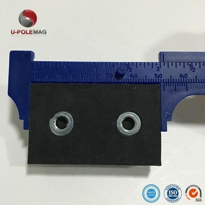 Magnés rectangulaires en néodyme revêtus de caoutchouc personnalisés Magnés en néodyme de qualité avec deux trous