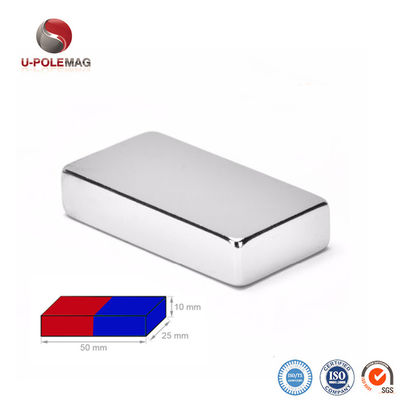 Puissant bloc magnétique en néodyme N42 avec une densité de 7,3-7,6 g/cm3 et certifié ROHS
