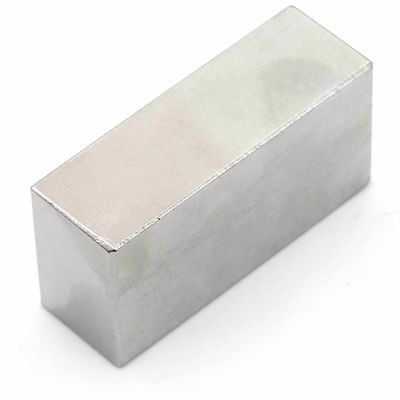 Température de fonctionnement maximale 60°C NdFeB magnéte N52 Super fort bloc 50x25x10mm néodyme