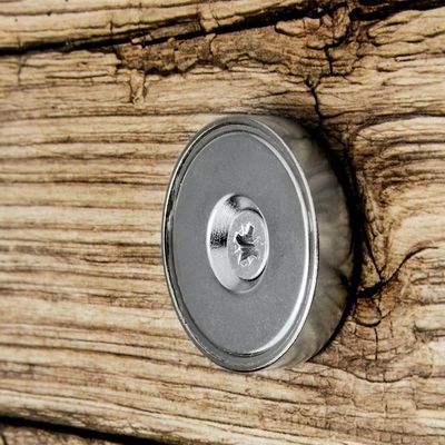 Magnéte à pot NdFeB super fort personnalisé avec trou anti-enfoncement permanent d1 5,5 mm