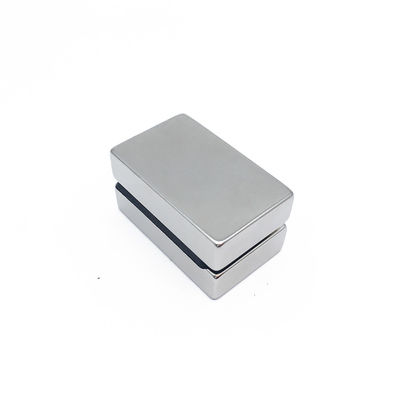 N52 aimant au néodyme super fort F20x10x5 mm Tolérance ±0,05 mm pour le matériau magnétique