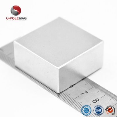 Bloc magnétique carré de néodyme sintré à fort flux magnétique de qualité personnalisée N35-N52