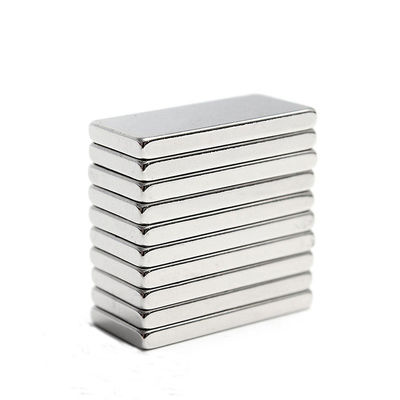 Taille d'aimant personnalisée Composite d'aimant de néodyme Super fort Blocs permanents N52
