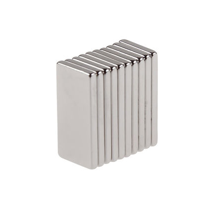 Taille d'aimant personnalisée Composite d'aimant de néodyme Super fort Blocs permanents N52