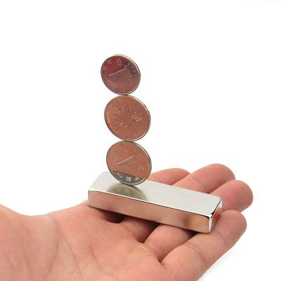 Magnéte N52 60x20x10mm rectangulaire sur mesure, revêtu de zinc et de qualité NdFeB