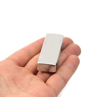 Magnéte N52 60x20x10mm rectangulaire sur mesure, revêtu de zinc et de qualité NdFeB