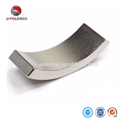 Tolérance ± 1 mm Magnéte à arc de néodyme super fort pour générateur de moteur industriel