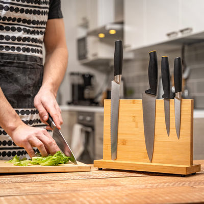 Porte-bloc magnétique écologique pour couteaux doté de puissants aimants sur mesure
