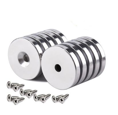 N52 aimant au néodyme avec forme d'aimant industriel pot / forme de tasse et trou anti-enfoncement