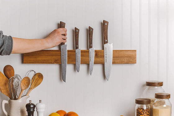 Personnalisez votre cuisine en acceptant le logo personnalisé pour les bandes de couteau magnétique en bois d'acacia