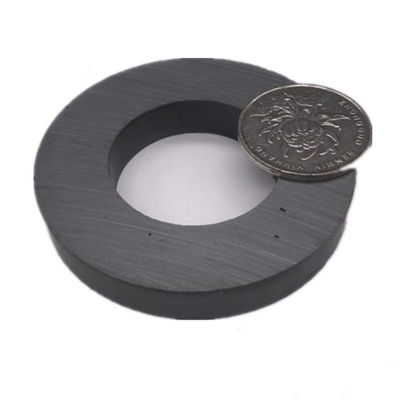 ±0,05 mm Tolérance D200x110x20 mm C8 Ferrite Ring Magnet pour le service de traitement des haut-parleurs