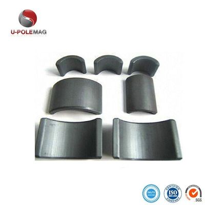Magnets ferrite courbes en céramique de qualité Y30 avec une excellente résistance à la démagnétisation