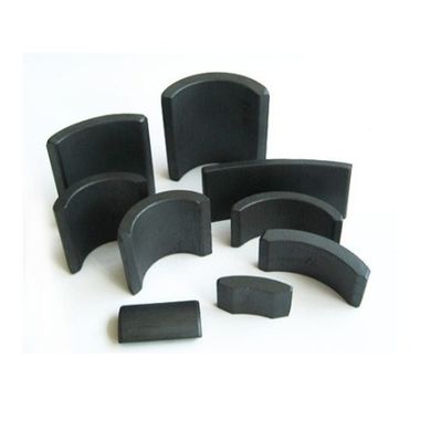 Le segment le plus abordable d' aimants ferrite pour moteur personnaliser les aimants en céramique composite