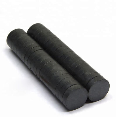 Magnet ferrite à disque rond personnalisé avec tolérance ± 1% et traitement de moulage