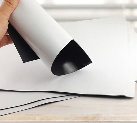 Temps d'échantillonnage 15 à 18 jours Magnéte en caoutchouc Feuille magnétique flexible avec adhésif A4*0,75 mm