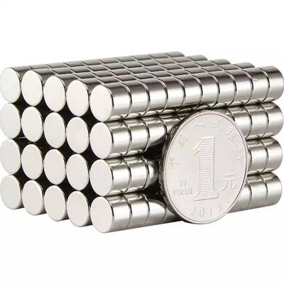 Magnet à disque de néodyme N52 revêtu de nickel avec une tolérance de ± 3% et une résistance personnalisée
