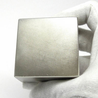 Bloc magnétique industriel NdFeb néodymium 50x50x25 mm avec de fortes propriétés magnétiques