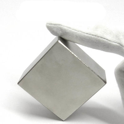 Bloc magnétique industriel NdFeb néodymium 50x50x25 mm avec de fortes propriétés magnétiques