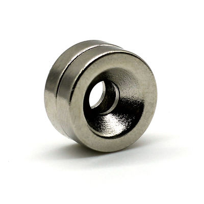 80-220 degrés Celsius Disque rond magnétique au néodyme N52 NdFeB avec trou de contre-enfoncement