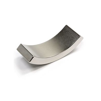 Matériaux principaux NdFeB aimant en forme de ventilateur personnalisé N52 pour des applications polyvalentes