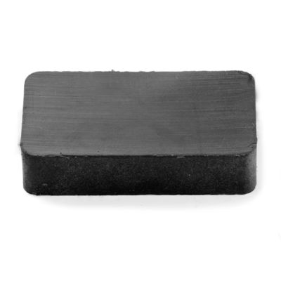 Magnets ferrite rectangulaires noirs personnalisables avec résistance à la flexion Kgf/mm2 de 5 à 10