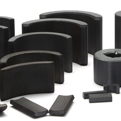 Magnés industriels Y35 Barre magnétique en ferrite céramique arc de disque à bloc d'anneau sans revêtement