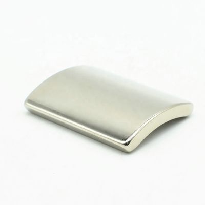 Service de moulage N52 Arc magnétique fort de volant magnétique magnétiques pour générateur