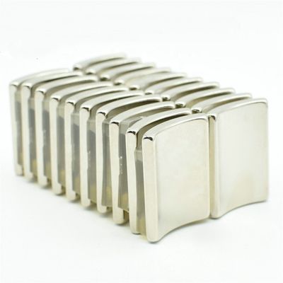 Service de moulage N52 Arc magnétique fort de volant magnétique magnétiques pour générateur