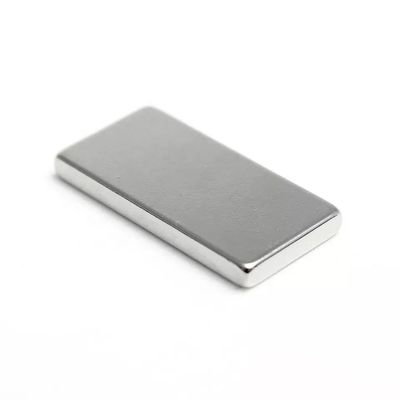 Grade N52 aimant de néodyme industriel de terres rares minuscule et fort avec tolérance ± 0,05 mm