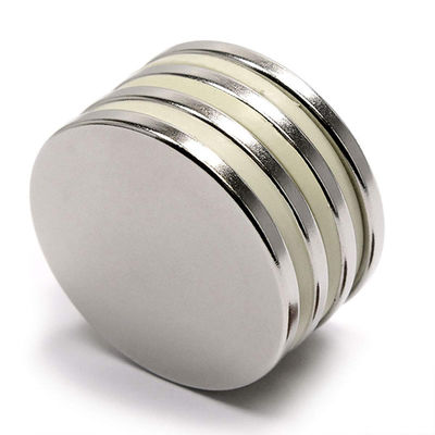 N52 aimant au néodyme-fer-bore sintré sur mesure pour une forte force magnétique