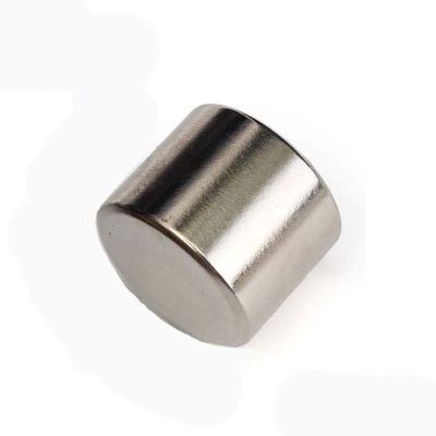 Température maximale de fonctionnement 80 °C NdFeB aimant N52 30x30 pour l'efficacité et la durabilité