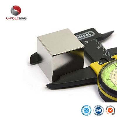 Magnet à cube N52 personnalisé de qualité NdFeB pour le système de gestion de l'environnement ISO14001 2004