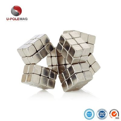 Magnet à cube N52 personnalisé de qualité NdFeB pour le système de gestion de l'environnement ISO14001 2004