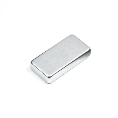 Bloc magnétique à néodyme N30 permanent de 30x20x10 mm pour des applications magnétiques et durables