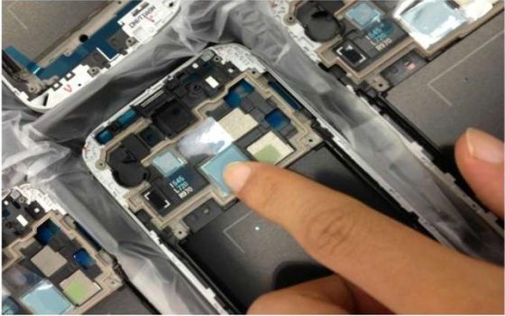 Folie innovante de matériau absorbant pour l'émetteur radio et le blindage du flux magnétique