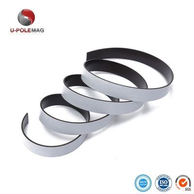 Tape magnétique en caoutchouc autoadhésif pour fixation de bande magnétique flexible personnalisée