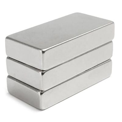 15-20 jours Temps de livraison personnalisé Magnet néodymium géant N52 de bloc 100x50x20 mm ± 1% Tolérance